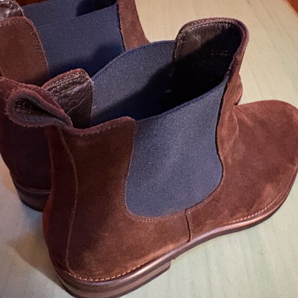MINT Mens Trask 30-2240 Brown Suede Chelsea Pull On Boots Size 10.5 M Vibram - Picture 6 of 12